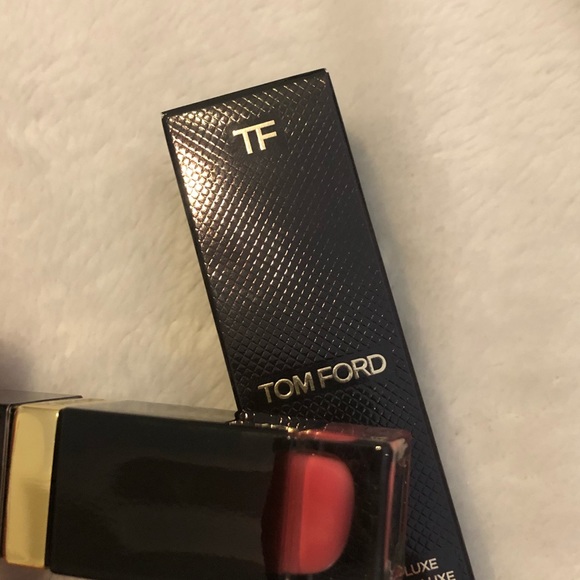 2/$50 Tom Ford initiate vinyl lip lacquer -bundle add on - Picture 4 of 8